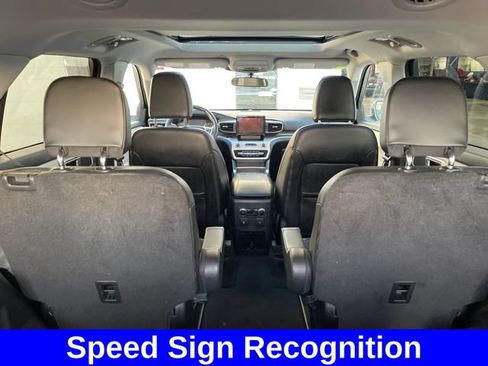 Used 2024 Ford Explorer XLT w/ Equipment Group 202A AWD/4WD image 32