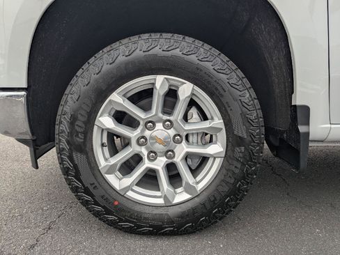 New 2026 Chevrolet Silverado 1500 LT w/ Z71 Off-Road Package image 14