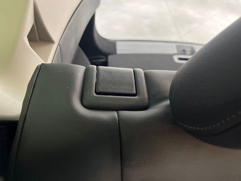 Used 2025 Nissan Rogue SL image 18