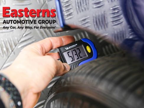 Used 2016 Nissan Maxima Platinum w/ Interior Lighting Package image 32