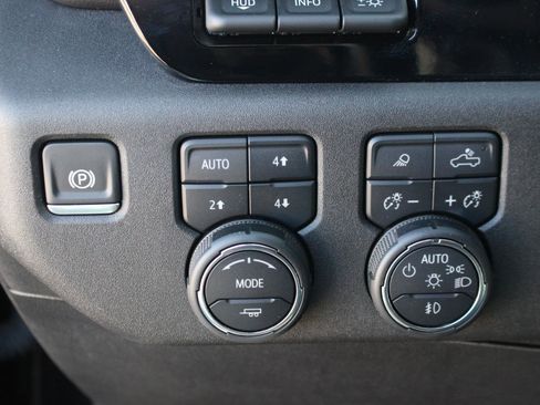 Used 2025 Chevrolet Silverado 2500 High Country w/ High Country Premium Package AWD/4WD image 33