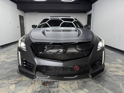 Used 2017 Cadillac CTS V w/ Carbon Fiber Package RWD image 9