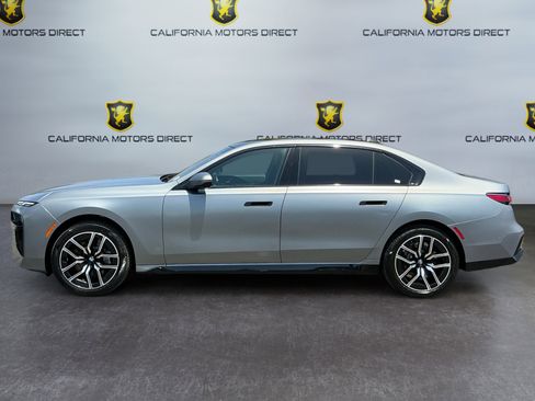 Used 2023 BMW 760i xDrive AWD/4WD image 8