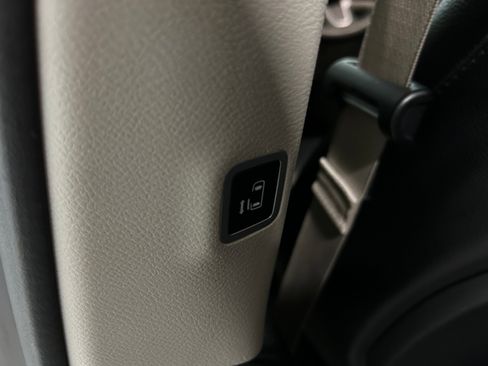 Used 2022 Chrysler Pacifica Touring-L image 27