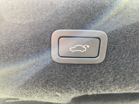 Used 2016 Jaguar XF Prestige image 11