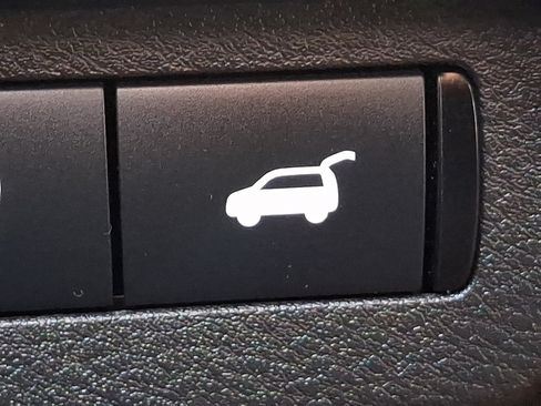 Used 2024 Nissan Ariya AWD image 26