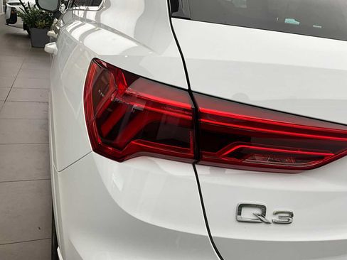 Used 2024 Audi Q3 2.0T Premium w/ Convenience Package AWD/4WD image 18