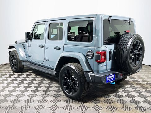 Used 2024 Jeep Wrangler Unlimited Sahara w/ Technology Group AWD/4WD image 5