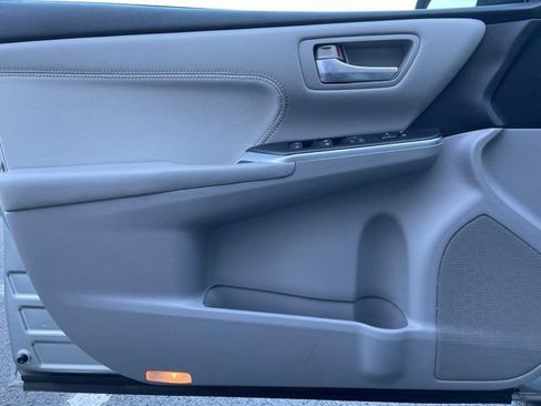 Used 2015 Toyota Camry XLE FWD image 9