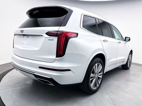 Used 2024 Cadillac XT6 Premium Luxury image 16