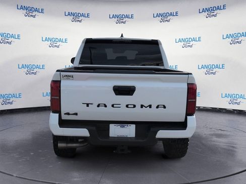 Used 2024 Toyota Tacoma SR5 AWD/4WD image 8
