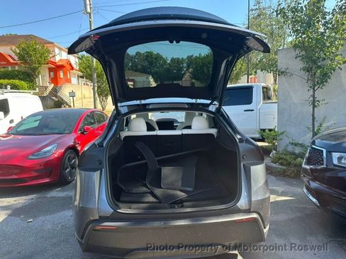 Used 2026 Tesla Model Y Long Range RWD image 8