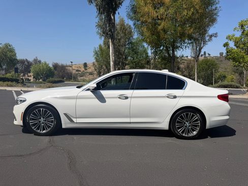 Used 2017 BMW 530i RWD image 2