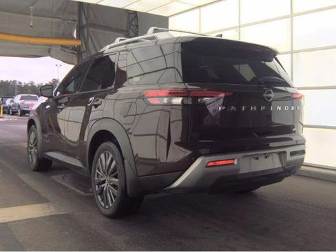 Used 2022 Nissan Pathfinder SL w/ SL Premium Package FWD image 6