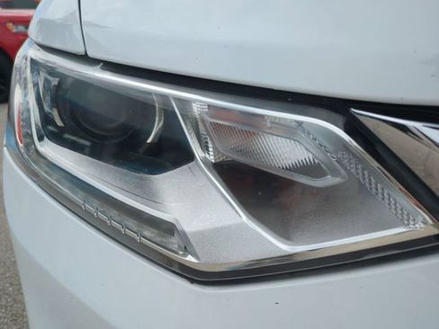 Used 2020 Chevrolet Traverse LS FWD image 10