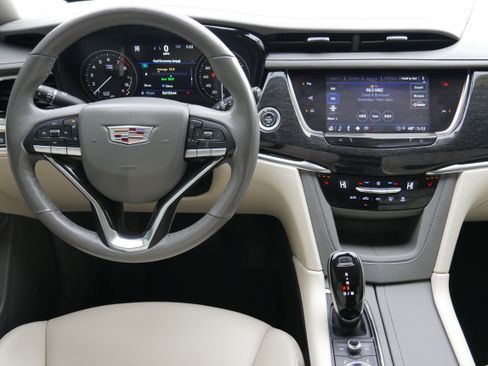 Certified 2022 Cadillac XT6 Premium Luxury w/ Technology Package image 18