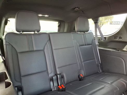 Used 2021 Chevrolet Suburban RST w/ Luxury Package image 16