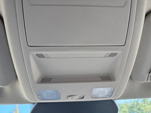 Used 2020 Ford Escape SE Sport image 31