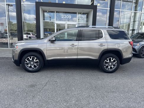 Used 2023 GMC Acadia SLT image 2