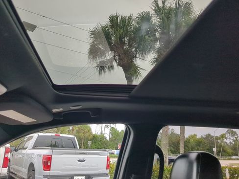 Used 2019 Jeep Grand Cherokee Limited w/ Luxury Group II image 21