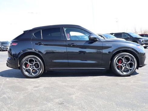 Used 2024 Alfa Romeo Stelvio Veloce image 3