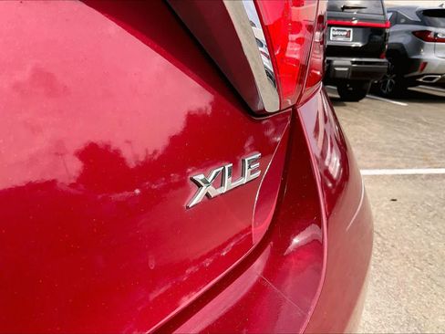 Used 2015 Toyota Camry XLE FWD image 9