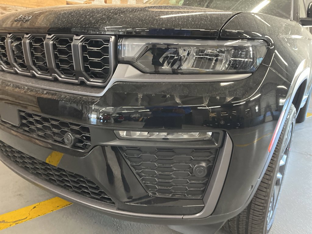 New 2026 Jeep Grand Cherokee Limited AWD/4WD image 10