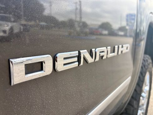 Used 2016 GMC Sierra 2500 Denali w/ Duramax Plus Package AWD/4WD image 14