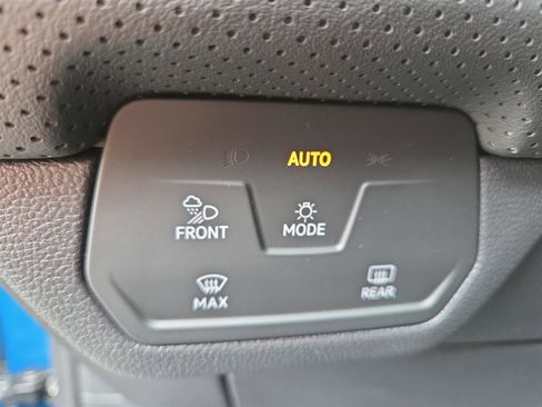 New 2026 Volkswagen Atlas SE image 21