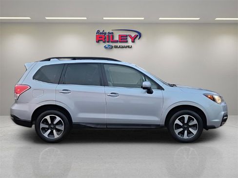 Used 2018 Subaru Forester 2.5i Limited w/ Popular Package #3B image 6