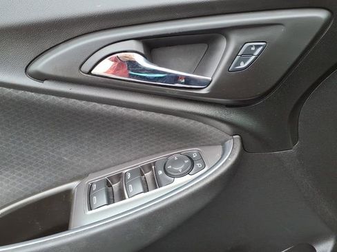 Used 2017 Chevrolet Malibu LT FWD image 11