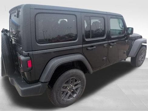 Used 2024 Jeep Wrangler Unlimited Sport AWD/4WD image 6
