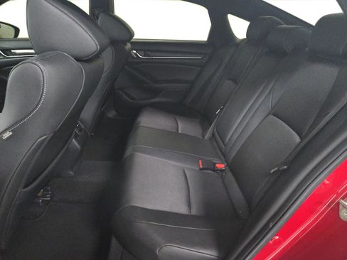 Used 2019 Honda Accord Sport image 10