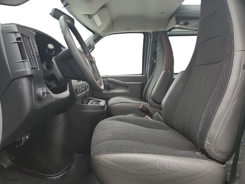 Used 2019 GMC Savana 2500 w/ Driver Convenience Package image 11