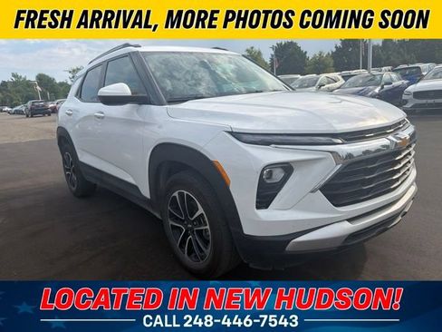 Used 2024 Chevrolet TrailBlazer LT w/ LT Cold Weather Package FWD image 4