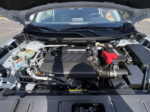 Used 2025 Nissan Rogue SV AWD/4WD image 34