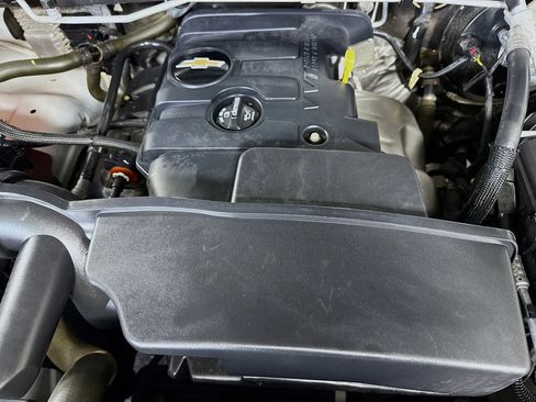 Used 2022 Chevrolet Colorado LT w/ Fleet Safety Package image 38