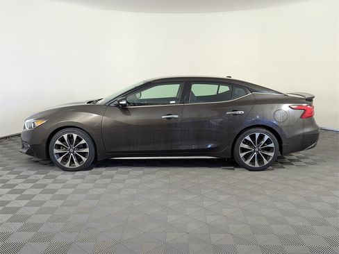 Used 2016 Nissan Maxima SR image 8
