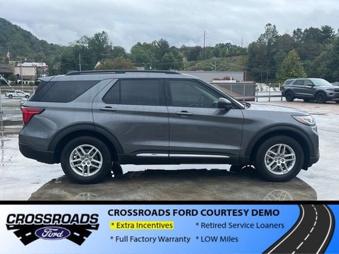 New 2025 Ford Explorer Active image 2