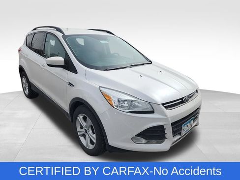 Used 2016 Ford Escape SE w/ Equipment Group 201A image 2