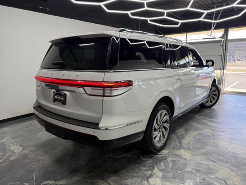 Used 2023 Lincoln Navigator L Reserve w/ Equipment Group 201A image 3