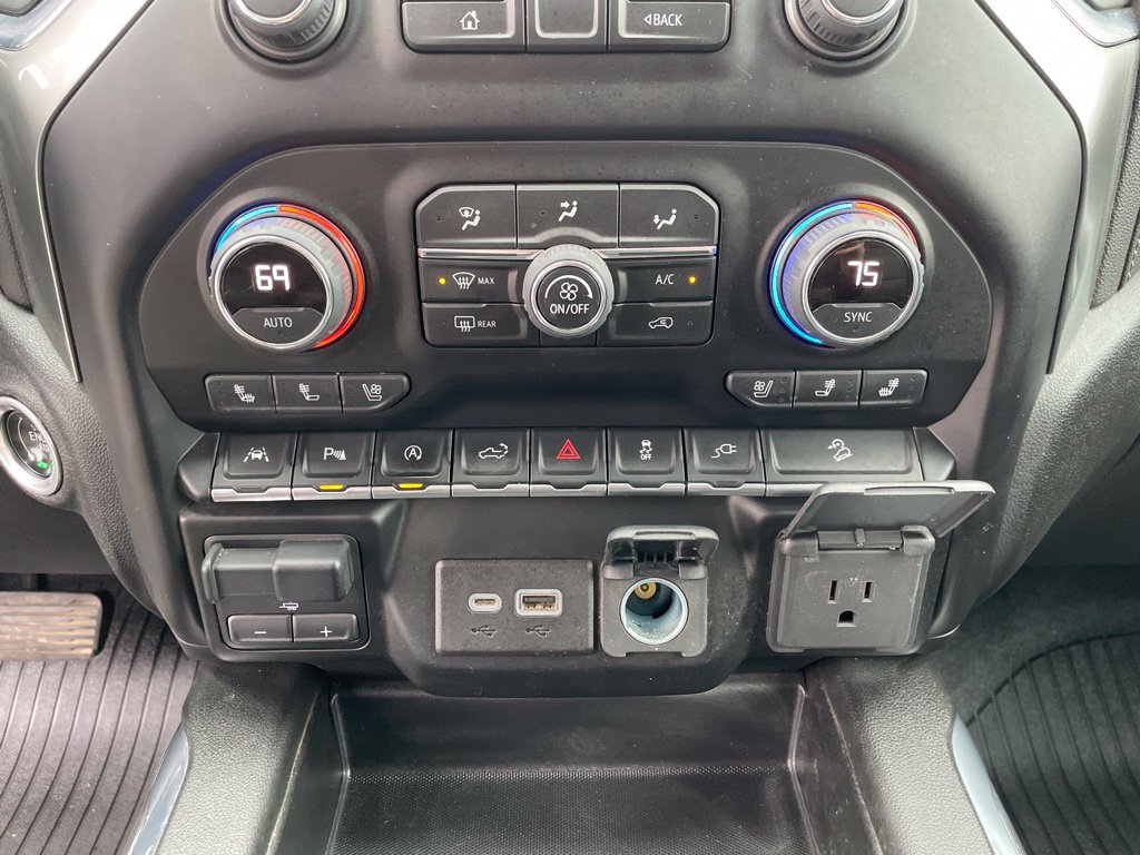 Used 2021 Chevrolet Silverado 1500 LTZ AWD/4WD image 35