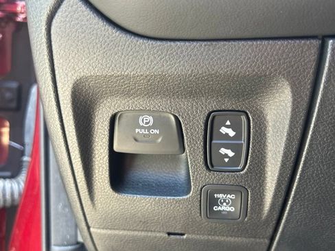 Used 2022 RAM 1500 Limited AWD/4WD image 16
