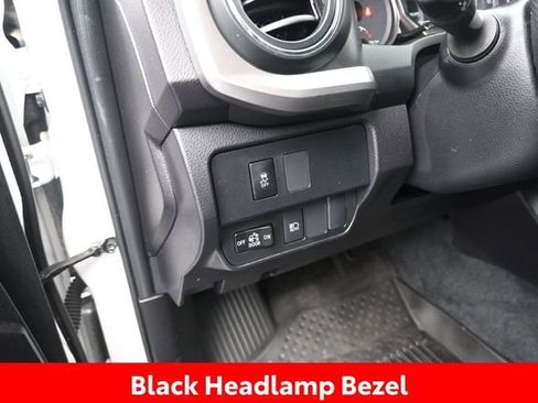 Used 2023 Toyota Tacoma SR5 AWD/4WD image 21