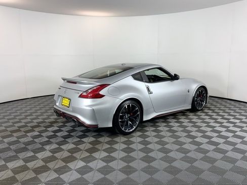 Used 2017 Nissan 370Z NISMO image 5