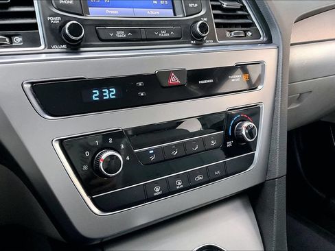 Used 2015 Hyundai Sonata SE w/ Option Group 09 FWD image 14