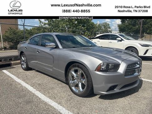 Used 2013 Dodge Charger SXT RWD image 1
