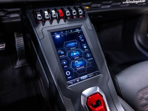 Used 2022 Lamborghini Huracan EVO RWD image 41