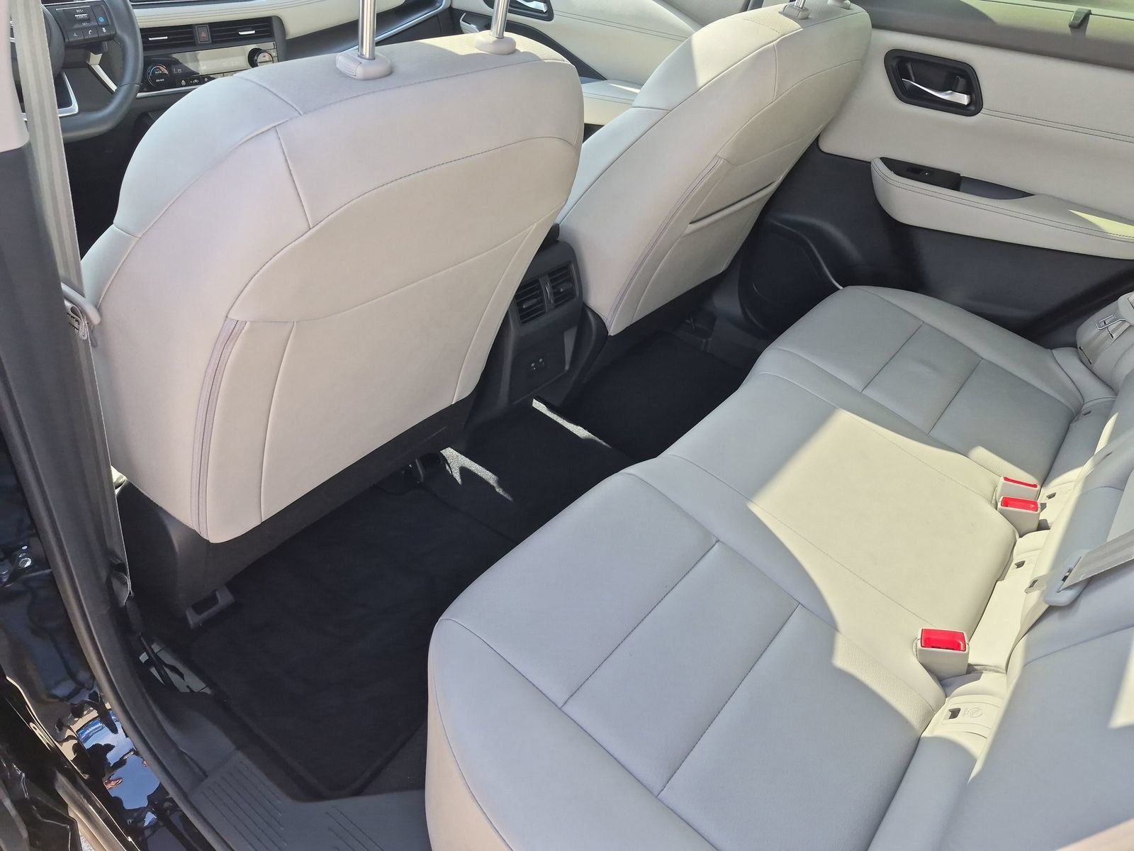 Certified 2023 Nissan Rogue SV w/ SV Premium B Package AWD/4WD image 34
