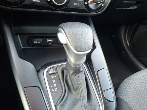 Used 2023 Kia Soul LX w/ LX Technology Package image 14